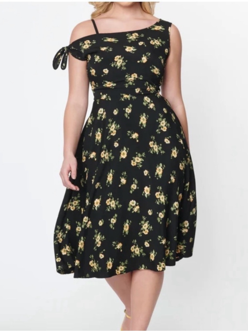 Unique Vintage Black Floral Midi Dress